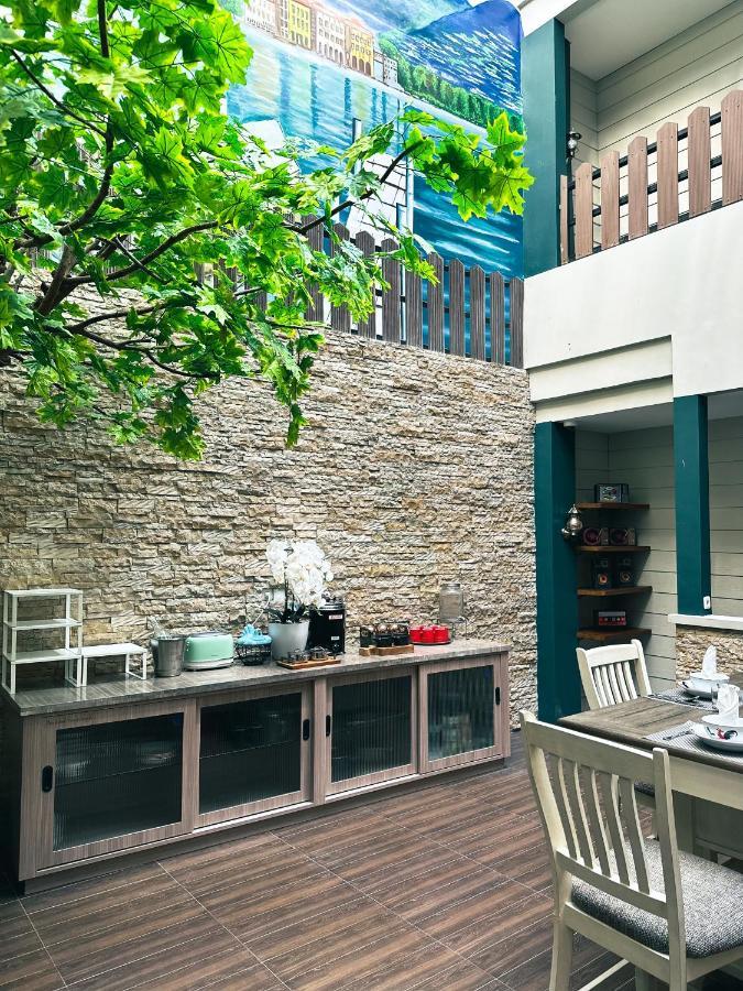 Lugano Arte Homestay Jakarta Exteriör bild