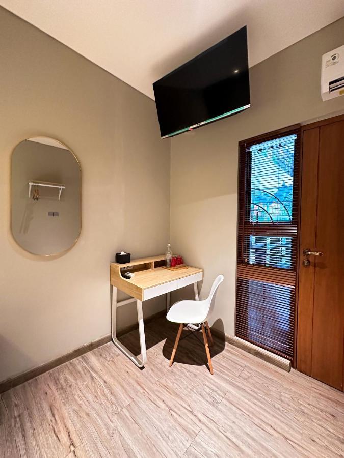Lugano Arte Homestay Jakarta Exteriör bild